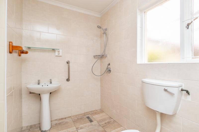 5 Bedroom Property for Sale in Bergvliet Western Cape